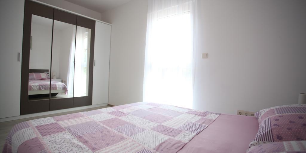 Apartments Villa Vetma Kastela Oda fotoğraf